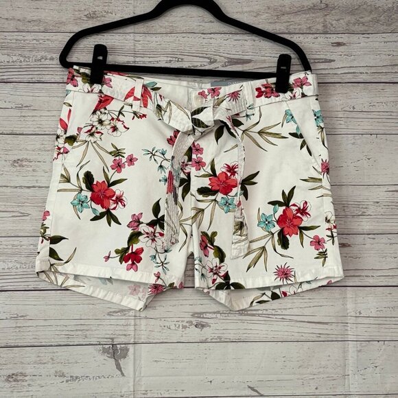 NWT Liz Clairborne White Floral Classic Short Sz 6 - Picture 1 of 7